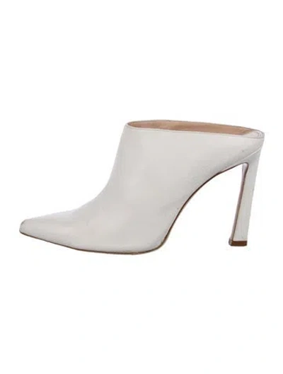 Pre-owned Stuart Weitzman Leather Mules In Neutral