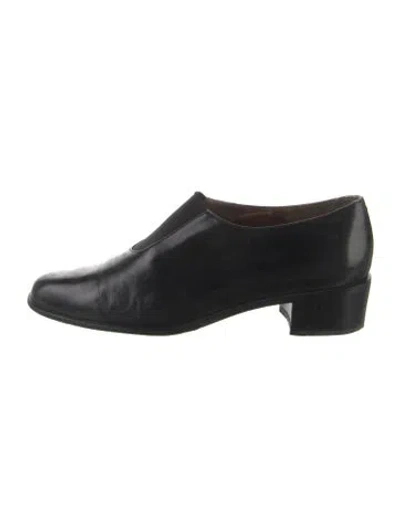 Pre-owned Stuart Weitzman Leather Oxfords In Black