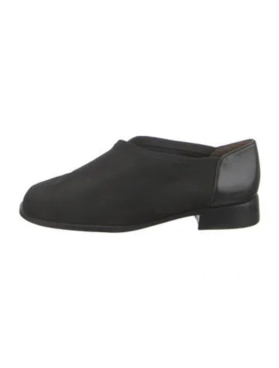 Pre-owned Stuart Weitzman Leather Oxfords In Black