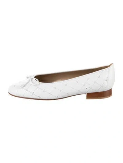 Pre-owned Stuart Weitzman Leather Patterned Ballet Flats In White