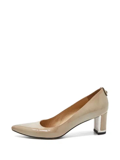 Pre-owned Stuart Weitzman Leather Pointed-toe Pumps In Neutral