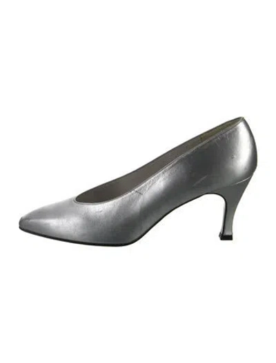 Pre-owned Stuart Weitzman Leather Pumps