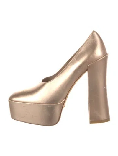 Pre-owned Stuart Weitzman Leather Pumps
