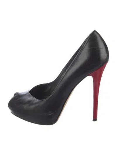 Pre-owned Stuart Weitzman Leather Pumps In Black
