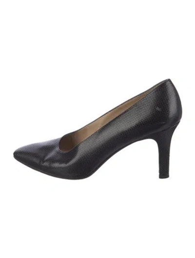 Pre-owned Stuart Weitzman Leather Pumps In Black