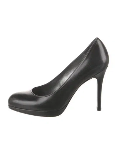 Pre-owned Stuart Weitzman Leather Pumps In Black