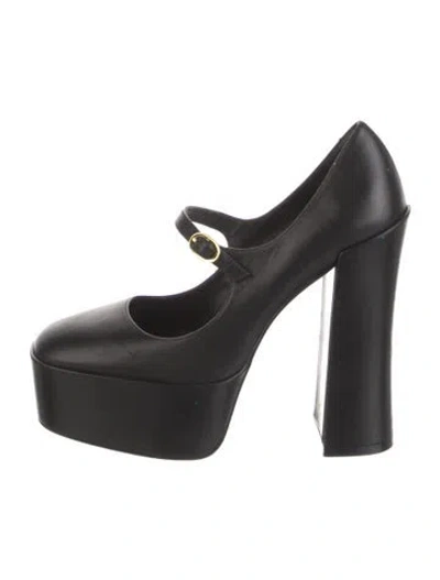 Pre-owned Stuart Weitzman Leather Pumps In Black