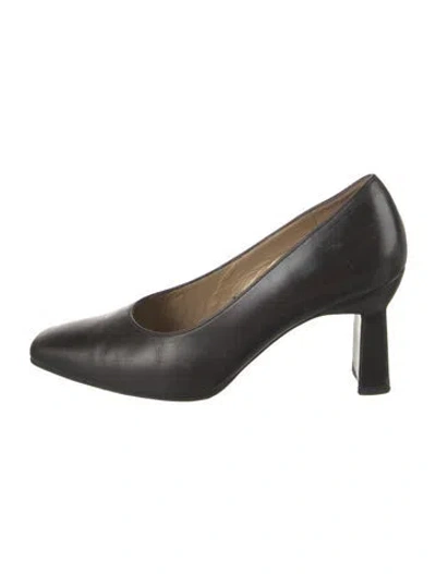 Pre-owned Stuart Weitzman Leather Pumps In Black