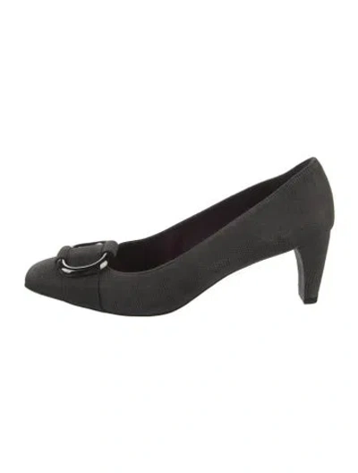 Pre-owned Stuart Weitzman Leather Pumps In Black