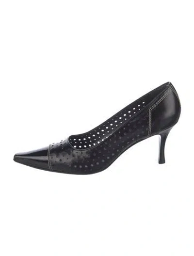 Pre-owned Stuart Weitzman Leather Pumps In Black