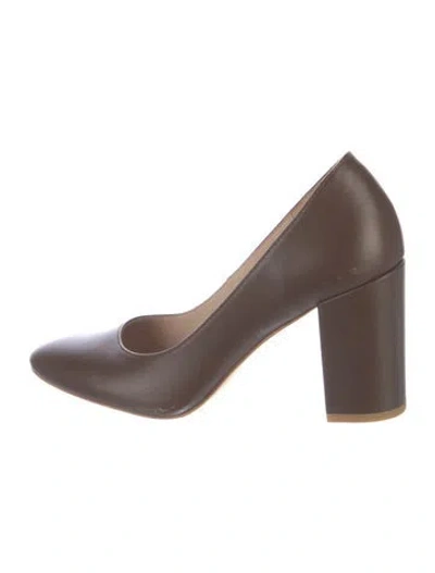 Pre-owned Stuart Weitzman Leather Pumps In Black
