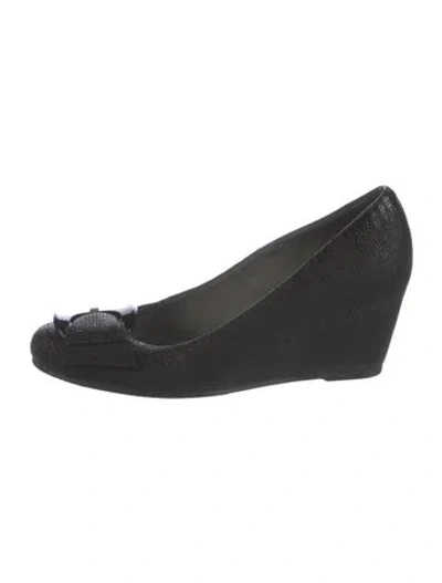Pre-owned Stuart Weitzman Leather Pumps In Black