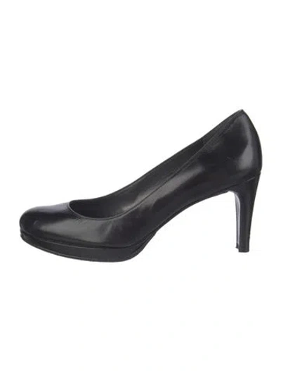 Pre-owned Stuart Weitzman Leather Pumps In Black