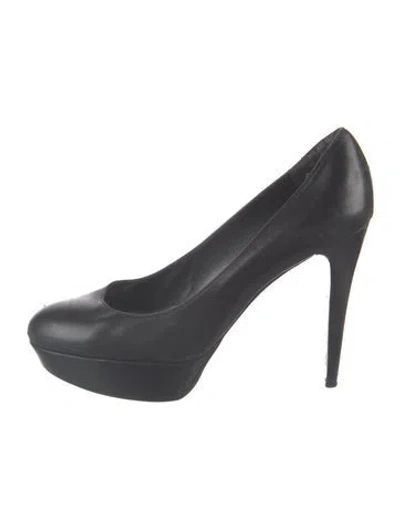 Pre-owned Stuart Weitzman Leather Pumps In Black