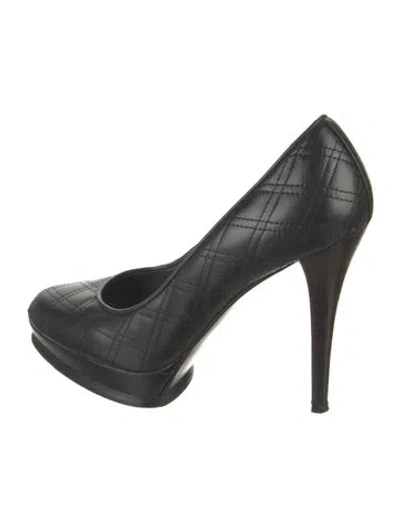 Pre-owned Stuart Weitzman Leather Pumps In Black