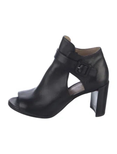 Pre-owned Stuart Weitzman Leather Pumps In Black