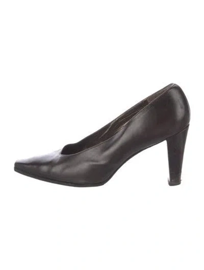 Pre-owned Stuart Weitzman Leather Pumps In Brown