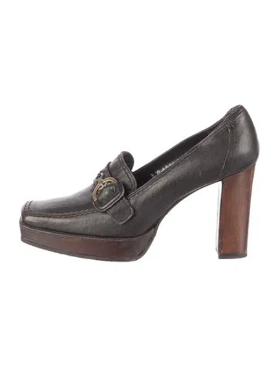 Pre-owned Stuart Weitzman Leather Pumps In Brown