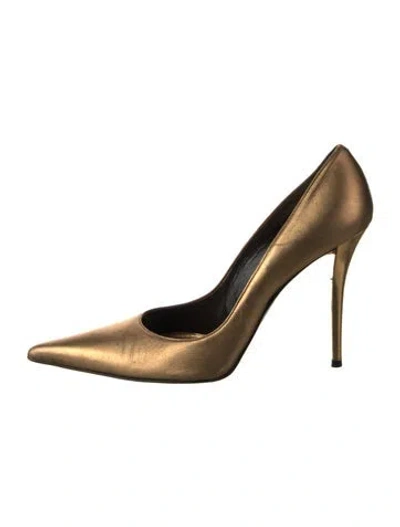 Pre-owned Stuart Weitzman Leather Pumps In Gold
