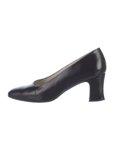 Pre-owned Stuart Weitzman Leather Pumps In Multi