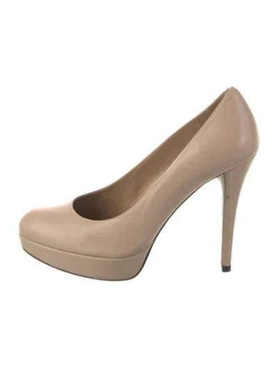 Pre-owned Stuart Weitzman Leather Pumps In Neutral