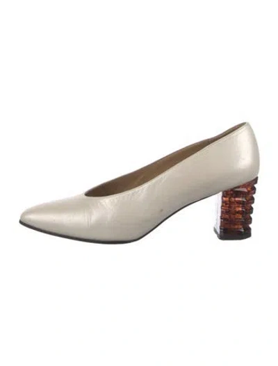Pre-owned Stuart Weitzman Leather Pumps In Neutral