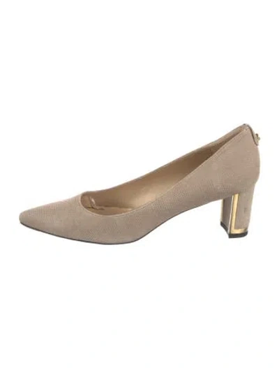 Pre-owned Stuart Weitzman Leather Pumps In Neutral