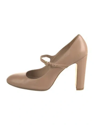 Pre-owned Stuart Weitzman Leather Pumps In Neutral