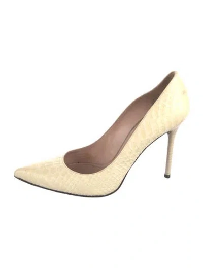 Pre-owned Stuart Weitzman Leather Pumps In Neutral