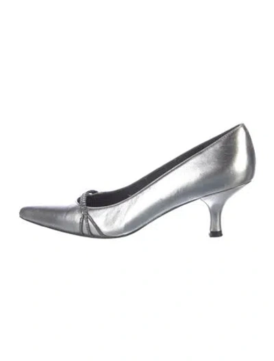 Pre-owned Stuart Weitzman Leather Pumps In Silver