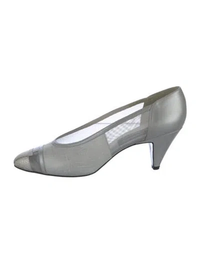 Pre-owned Stuart Weitzman Leather Pumps In Silver