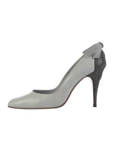 Pre-owned Stuart Weitzman Leather Pumps In White