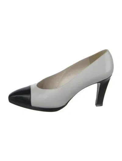 Pre-owned Stuart Weitzman Leather Pumps In White