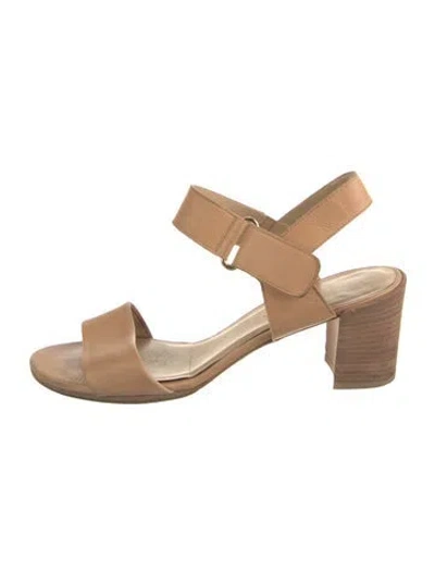 Pre-owned Stuart Weitzman Leather Sandals In Neutral