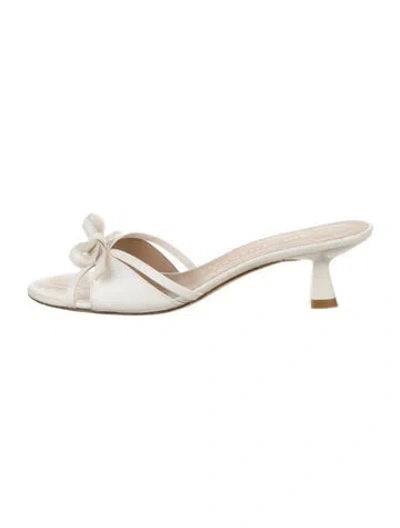 Pre-owned Stuart Weitzman Leather Sandals In White