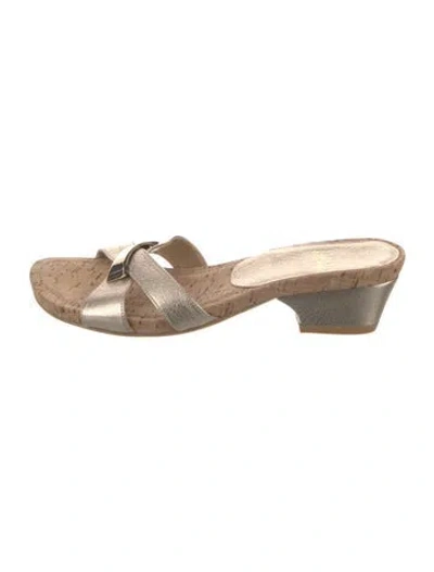 Pre-owned Stuart Weitzman Leather Slides