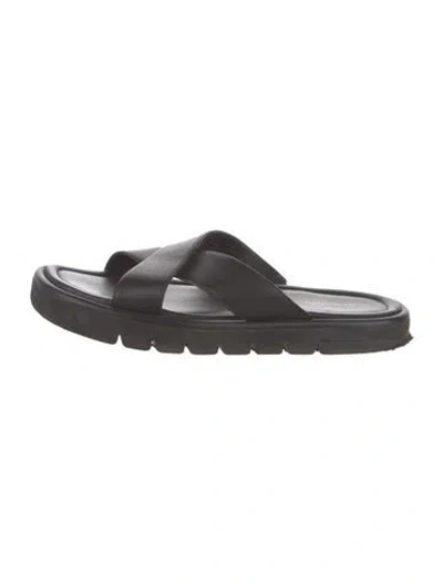 Pre-owned Stuart Weitzman Leather Slides In Black