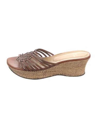 Pre-owned Stuart Weitzman Leather Slides In Brown
