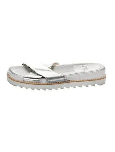 Pre-owned Stuart Weitzman Leather Slides In Silver