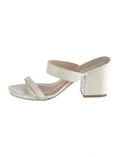 Pre-owned Stuart Weitzman Leather Slides In White