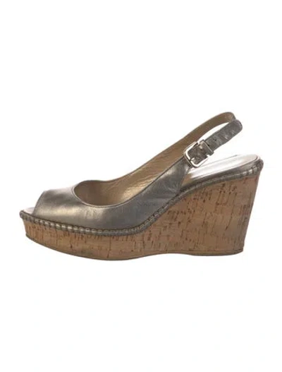 Pre-owned Stuart Weitzman Leather Slingback Pumps In Gold