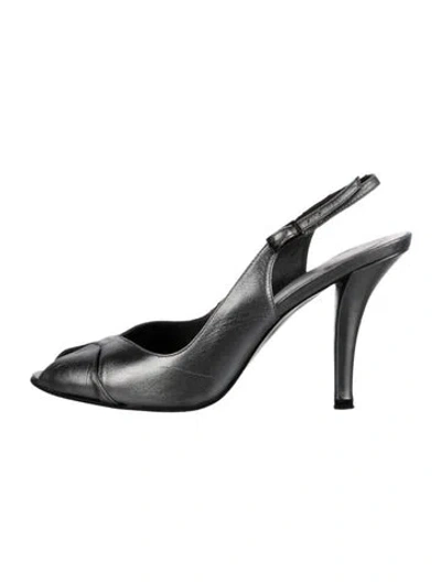 Pre-owned Stuart Weitzman Leather Slingback Pumps In Silver