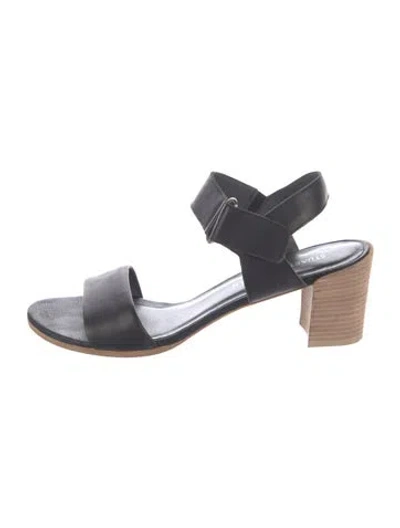 Pre-owned Stuart Weitzman Leather Slingback Sandals In Black