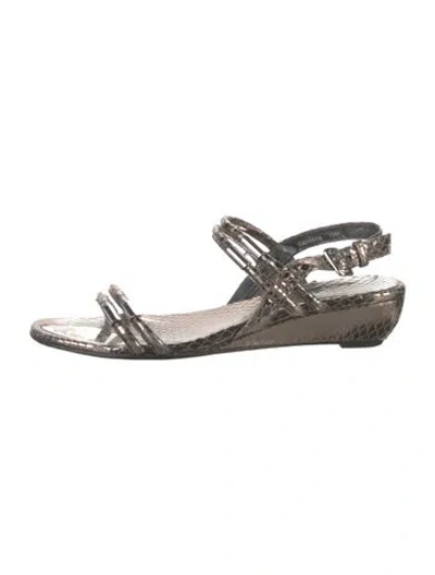 Pre-owned Stuart Weitzman Leather Slingback Sandals In Neutral