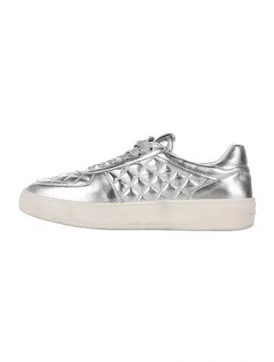 Pre-owned Stuart Weitzman Leather Sneakers In Metallic/silver