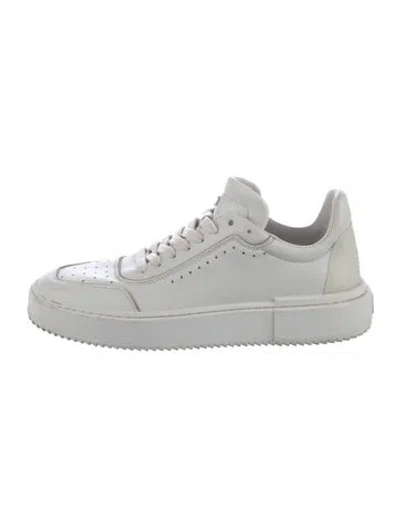 Pre-owned Stuart Weitzman Leather Sneakers In White