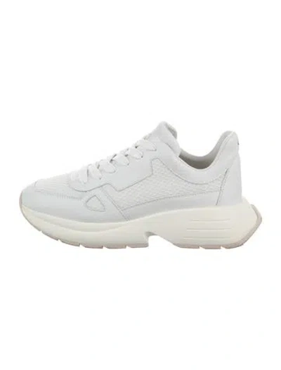 Pre-owned Stuart Weitzman Leather Sneakers In White