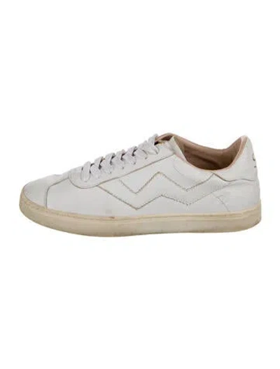 Pre-owned Stuart Weitzman Leather Sneakers In White