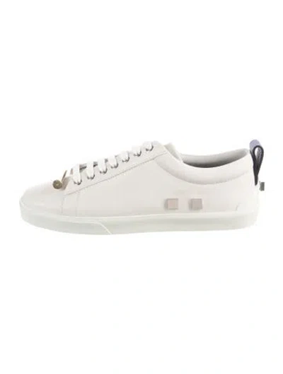 Pre-owned Stuart Weitzman Leather Sneakers In White