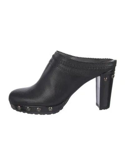 Pre-owned Stuart Weitzman Leather Studded Accents Mules In Black
